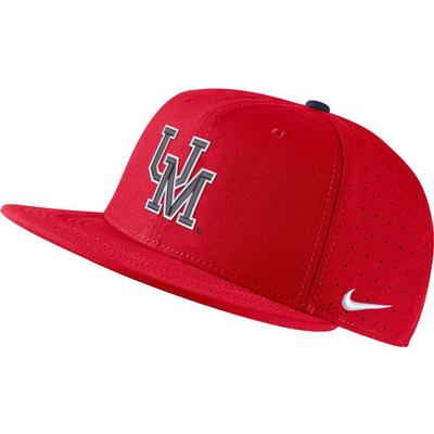 UM AERO TRUE BASEBALL FITTED CAP